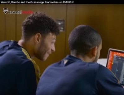 BRASIL MUNDIAL FC: Jogadores do Arsenal comandam eles mesmos em simulador de futebol