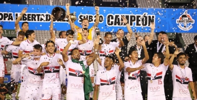 Ninguém segura! Base do São Paulo conquista 12 títulos em 2016; veja