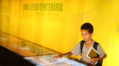 Somos todos futebol: crianças visitam Museu Seleção Brasileira