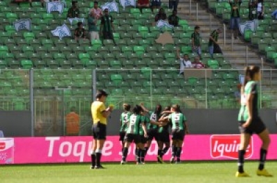 Show de gols na preliminar feminina fez a alegria da torcida no Independência