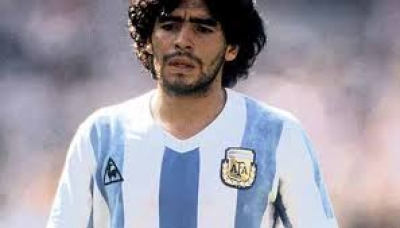 Maradona sonha com presidência da Fifa: &quot;Tenho que combater a máfia&quot;