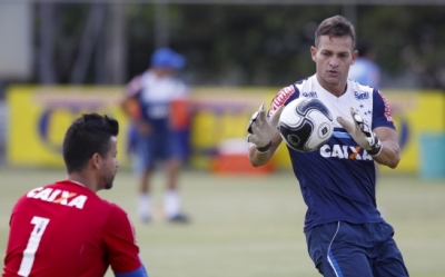 Preparador do Cruzeiro planeja lançamento de academia de goleiros em BH no ano que vem