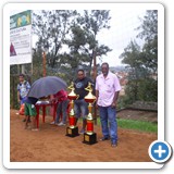 TIO ZÉ E MUNDINHO AO LADO DOS TRÓFEUS DE CAMPEÃO E VICE-CAMPEÃO JUNIOR 2012