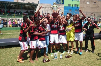 Flamengo vence o Grêmio e conquista título inédito da Copa Brasil sub-15