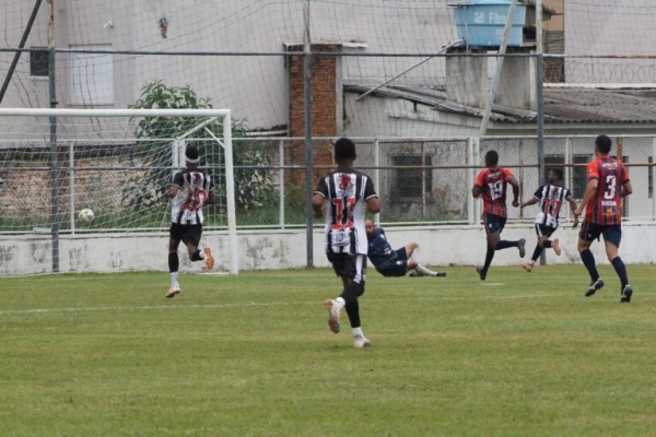 Santa Terezinha vence com gol de Boião e garante vaga de finalista do Amadorão