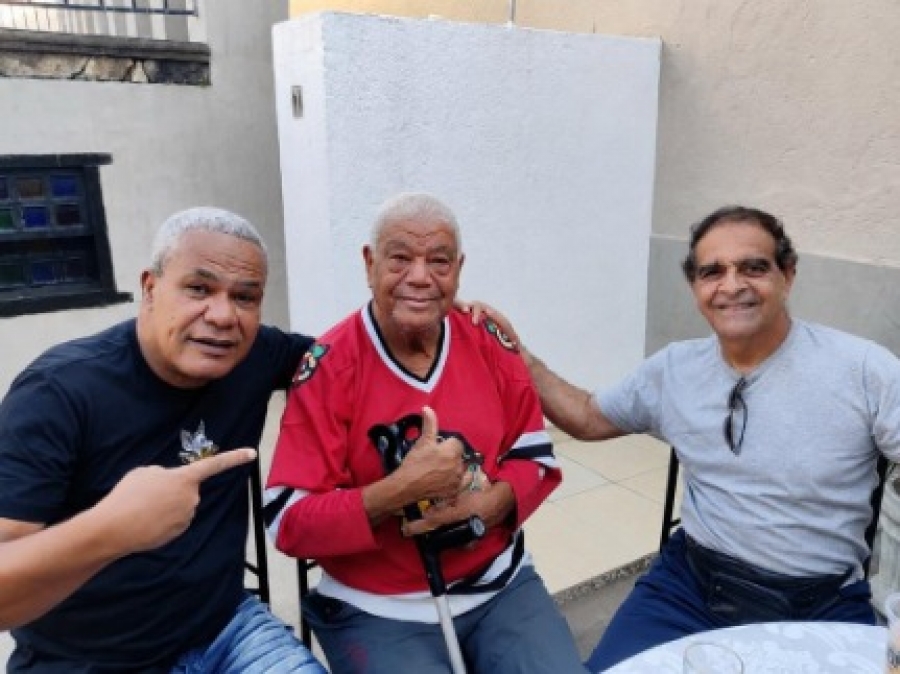C.R. Direto do ZAPZAP - REL&Iacute;QUIAS DO NOSSO FUTEBOL | Aglomerado Alto Vera Cruz