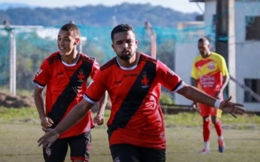 Vasco de Esmeraldas goleia Desandados e vai à grande final da Copa "Eu Amo Esmeraldas"