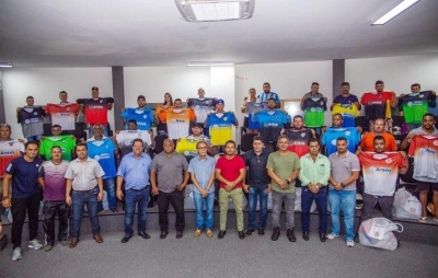 Prefeitura de Araxa entrega uniformes para as equipes do Campeonato Amador e do Ruralão