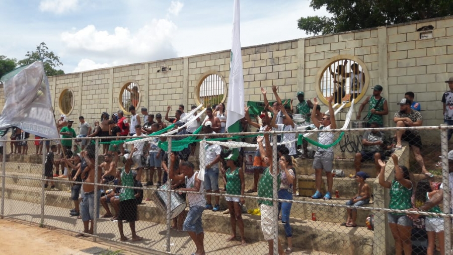 C.R. Direto do ZAPZAP: Torcida do Império faz a festa no Barreiro!