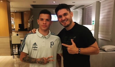 Após completar 18 anos, Rodrigo chega à Espanha para assinar com o Real Madrid