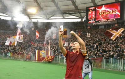 Acredite: &#039;Procon&#039; italiano quer punição a Totti por foto no dérbi