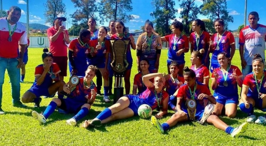 AE Brasilia é campeã da competição da Copa Itaúna de Futebol Feminino