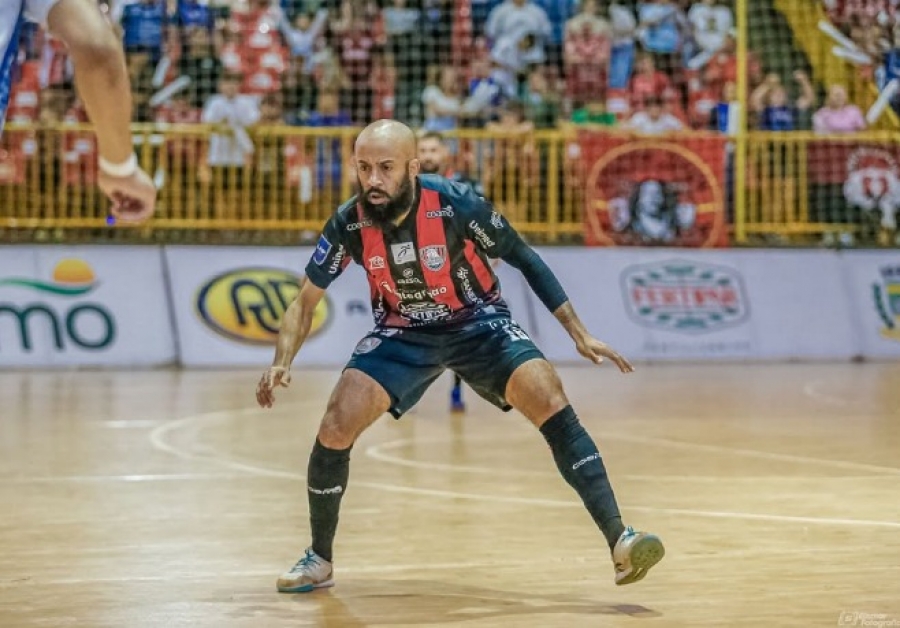 Tom, o melhor piv&ocirc; da LNF