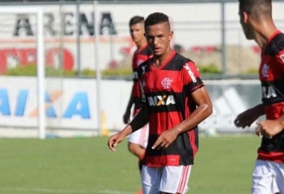 Camisa 10 do Flamengo na era Vini Jr ganha R$ 400 por jogo na várzea e tenta retomada na carreira