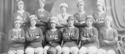 Quando o futebol feminino atraiu multidões durante a Primeira Guerra Mundial