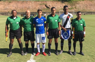 Cruzeiro Sub-15 luta, mas sofre revés diante do Vasco pela Copa Nike
